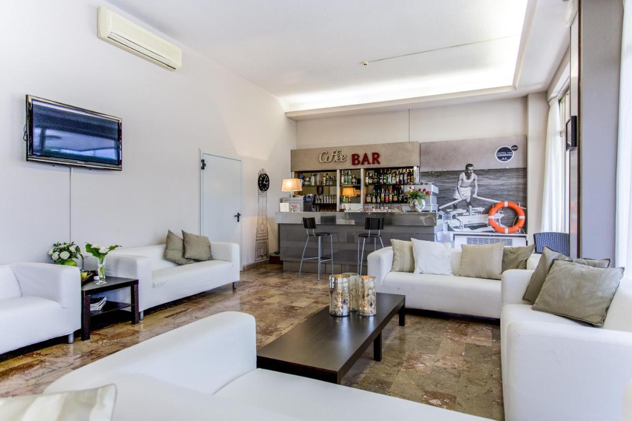 Hotel Carignano Riccione Esterno foto